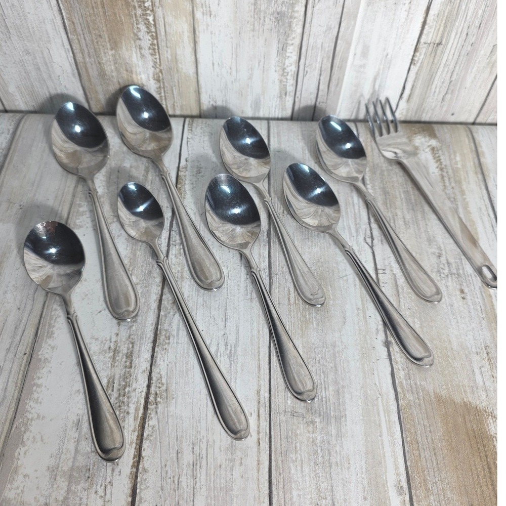 Wallace 18/8 Stainless Steel Soup Spoons Set of 8 Plus One Serving and Fork - Picture 2 of 11